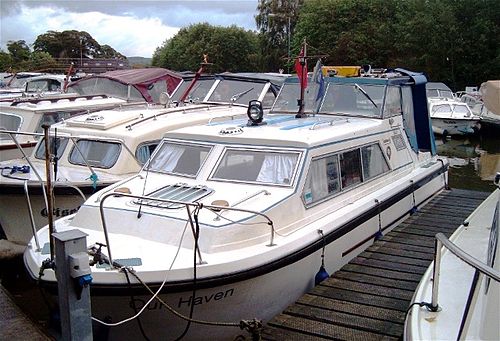 cabin cruiser